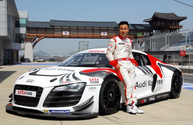 [사진자료] 2014 아우디 R8 LMS 컵 레이싱 카 디자인 공모전 우승작으로 새롭게 랩핑한 유경욱 선수 출전 차량 (사진제공 모터트렌드)