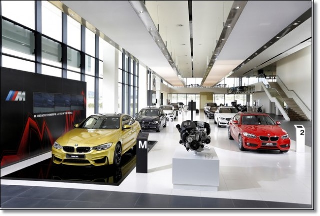 BMW_driving_center3