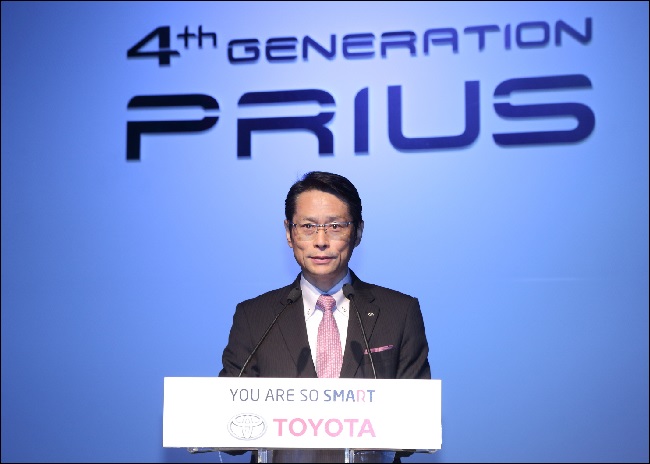 사진자료_토요타 4th Generation Prius 출시행사에서 설명 중인 요시다 아키히사 한국토요타 사장-