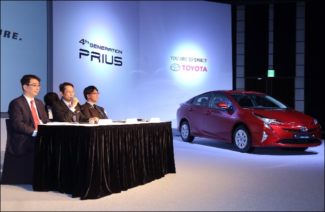 사진자료_토요타 4th Generation Prius 출시행사에서 질의응답중인 요시다 아키히사 한국토요타 -