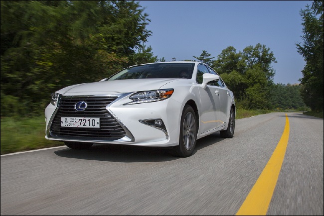 Lexus ES300h 주행 (12)