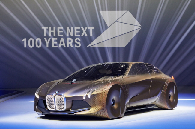 re_bmw_vision_next_vehicle_100