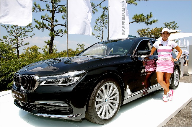 사진-BMW 코리아, BMW 레이디스 챔피언십 의전차 운영 (1)