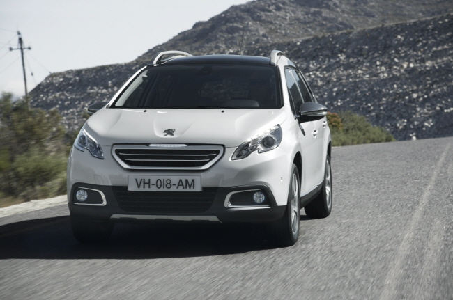 re_Peugeot_2008