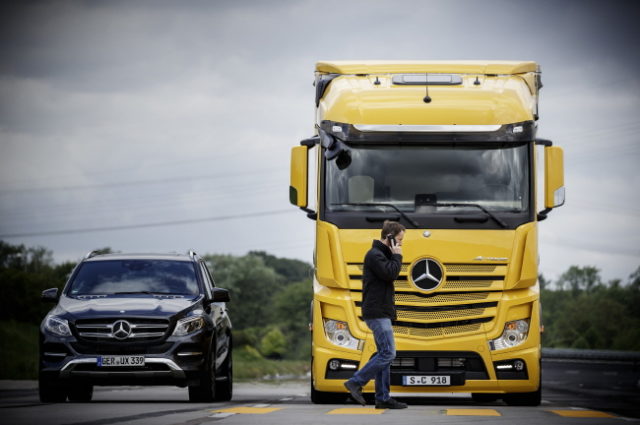 re_Actros with Active Brake Assist 4 and Sideguard Assist