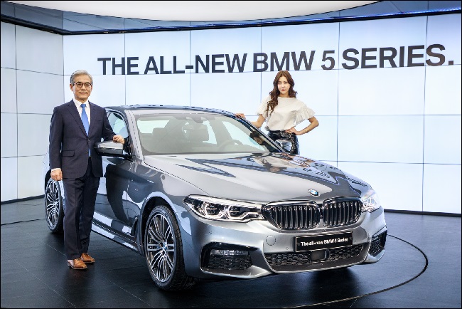 bmw-%eb%89%b4-5%ec%8b%9c%eb%a6%ac%ec%a6%88-%ea%b3%b5%ec%8b%9d-%ec%b6%9c%ec%8b%9c_%ea%b9%80%ed%9a%a8%ec%a4%80-bmw-%ea%b7%b8%eb%a3%b9-%ec%bd%94%eb%a6%ac%ec%95%84-%ec%82%ac%ec%9e%a5-4