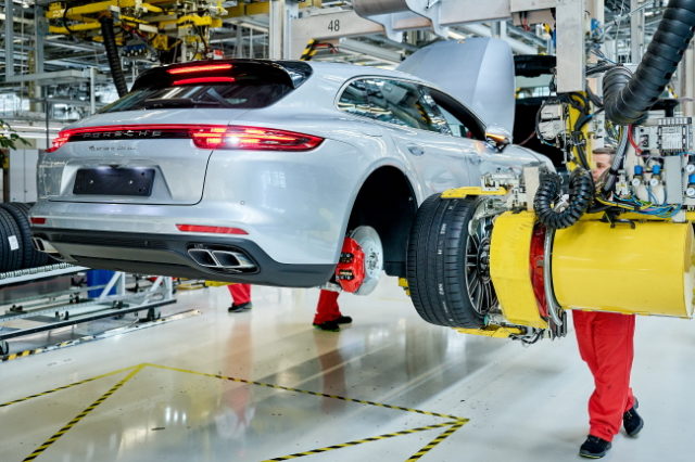 Produktionsstart für den Panamera G2 Sport Turismo bei der Porsche Leipzig GmbH am 7.07.2017