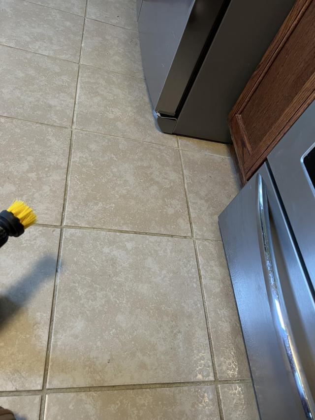 Clean tile grout