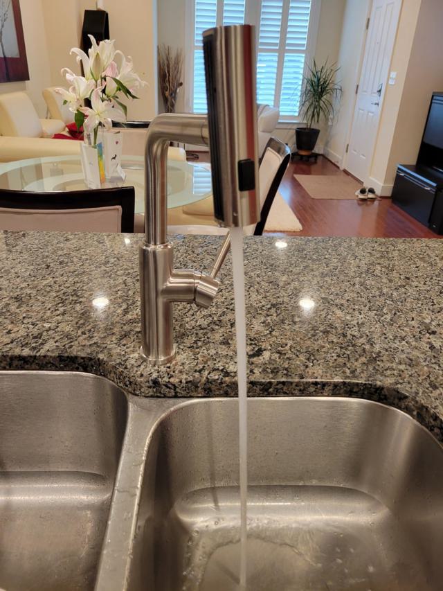 Kitchen Faucet Review Image 17