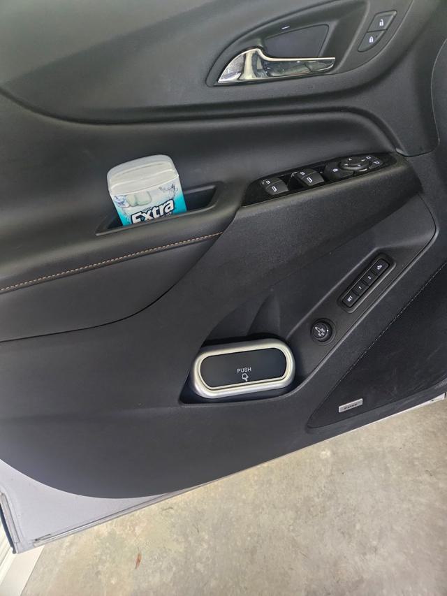 Accmor Car Trash Can in Chevy Equinox