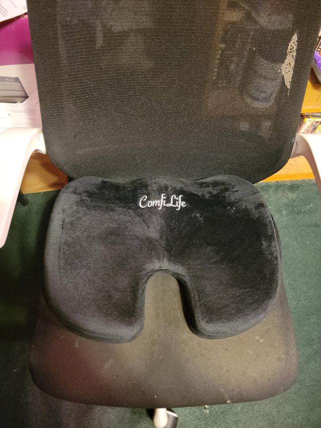 ComfiLife Gel Enhanced Seat Cushion review image